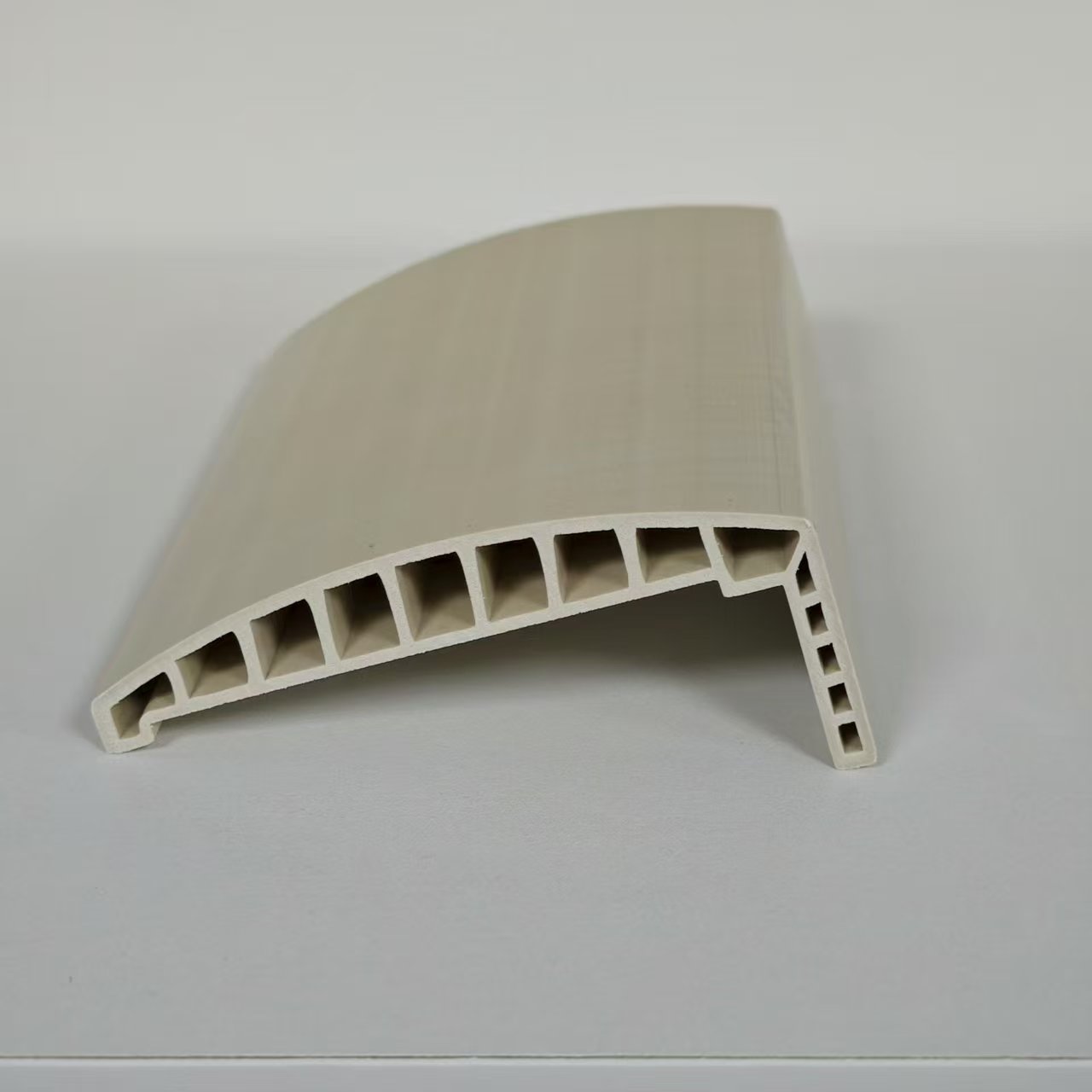 100*46/100*88mm Off White Arc WPC Cửa lưu trữ